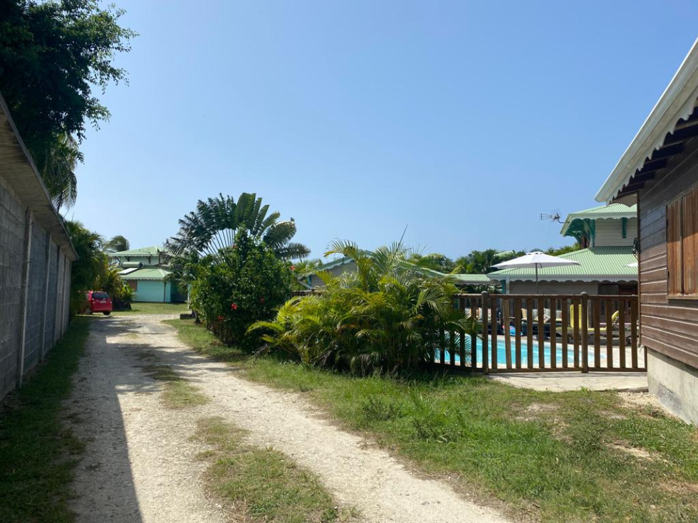 Vente SainteRose Complexe touristique 4 villas et bungalows à Nogent