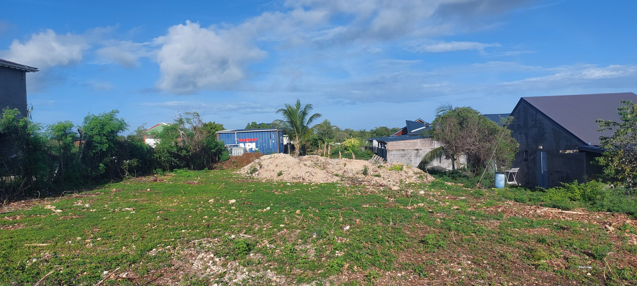 À VENDRE Terrain constructible de 800 m2 Lotissement à G